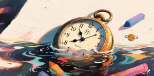 Reloj antiguo parcialmente sumergido en agua con reflejos distorsionados en tonos azul oscuro y violeta.